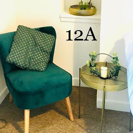 Flat 12A - Central, Modern, Bright Apartment With Free Wifi 오반 외부 사진