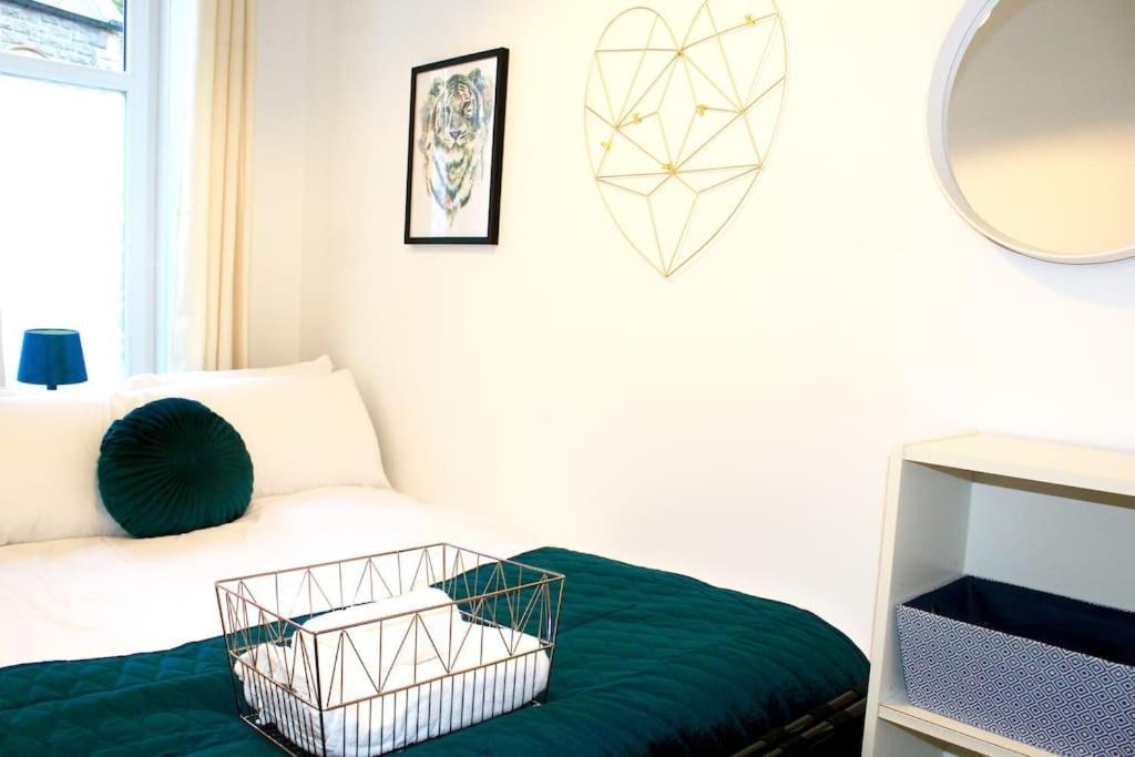 Flat 12A - Central, Modern, Bright Apartment With Free Wifi 오반 외부 사진