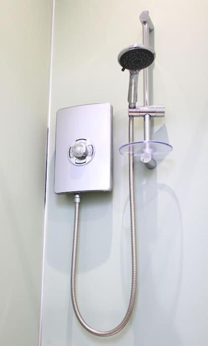 Flat 12A - Central, Modern, Bright Apartment With Free Wifi 오반 외부 사진